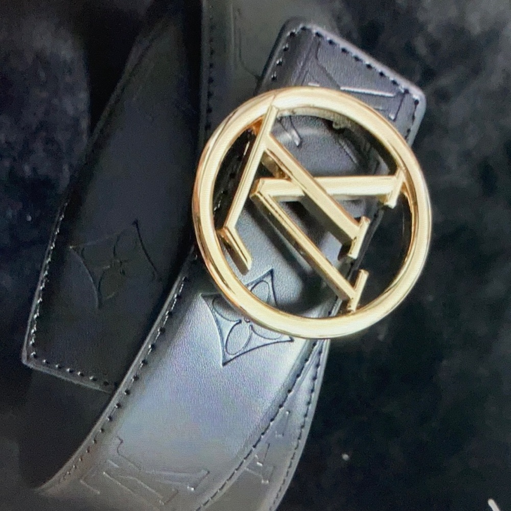 Louis Vuitton black reversible belt